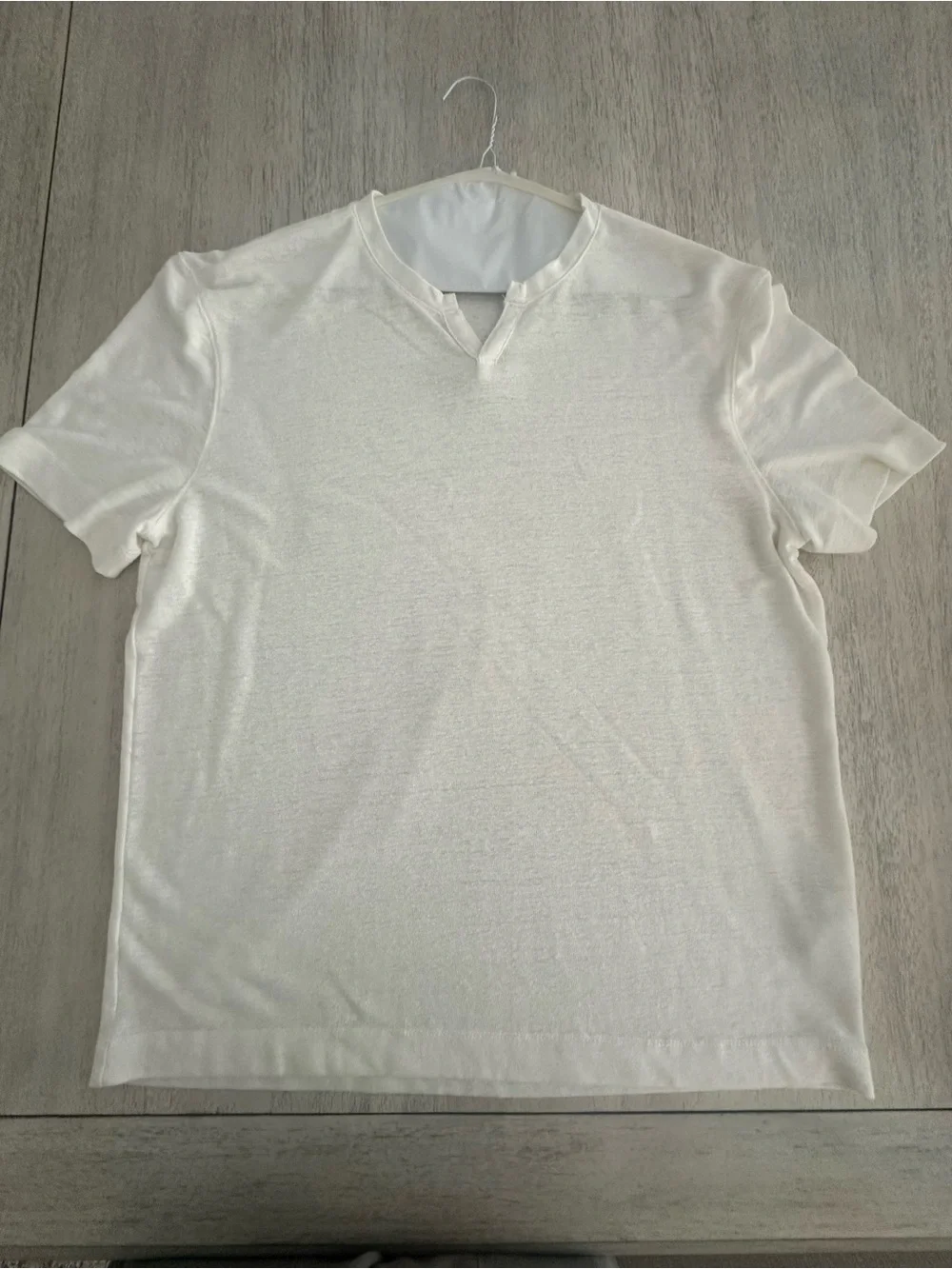 Banana Republic Men's Cream V-Neck Short-Sleeve Knit Sweater